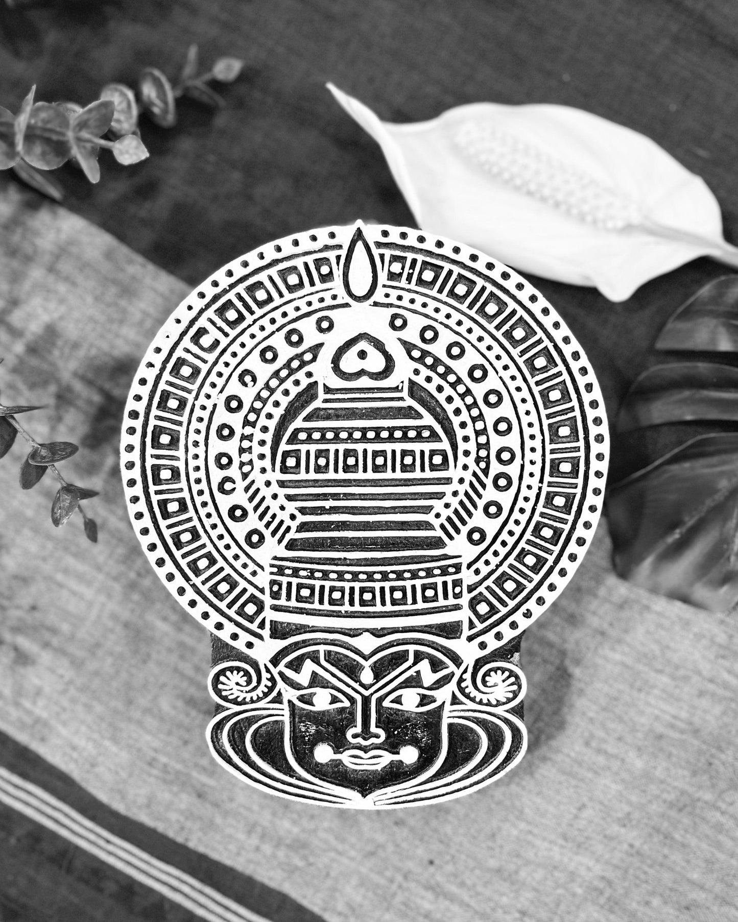 Hand-carved Kathakali Wall Décor - cozykutumbhstore